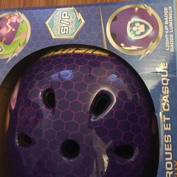 BRAND NEW sealed paw patrol Skye tri-wheel scooter & helmet combo - Picture 5 of 7